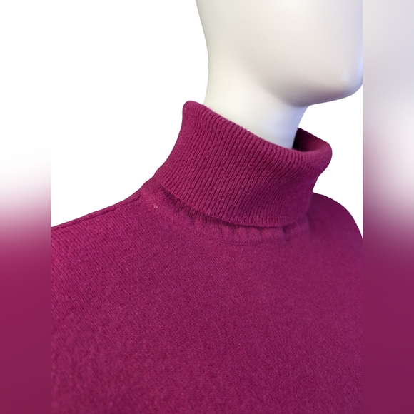 Vintage Lambswool Angora Turtleneck Sweater, Raspberry, Size L - Picture 4 of 11